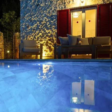 Zoe ヴィラ Ratzaklíon